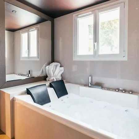 Ambre, Avec Jardin Privatif Apartment Saint-Yorre